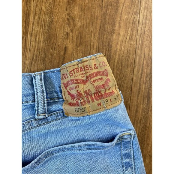 Vintage Levi Strauss 505 Jeans Destroyed Regular Mens 38x32 Light Medium Wash - Picture 3 of 12